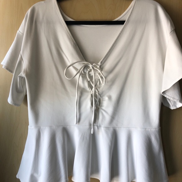 Like New, Adorable Peplum Banana Republic Top - Picture 2 of 4